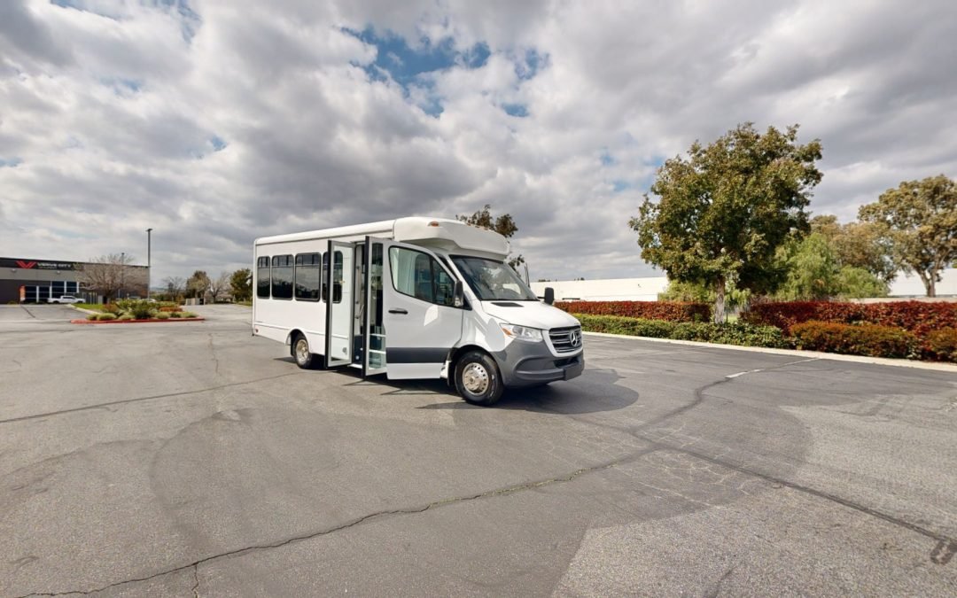 Mercedes-Benz Shuttle Bus